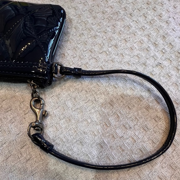 Coach Poppy navy blue quilted lustrous patent leather wristlet NWOT no hang tag - Picture 8 of 13